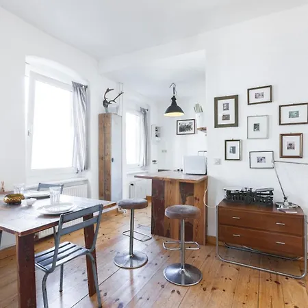 Margarethe-selenka-strasse * München